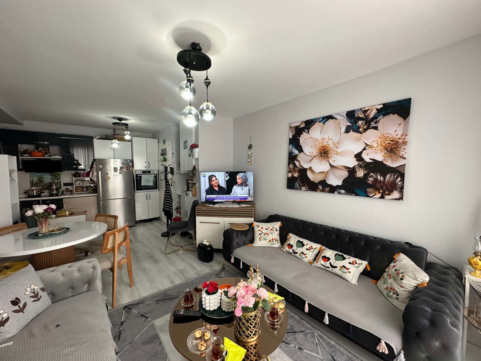 STUDİO LİFE SİTESİNDE METROBÜSE YÜRÜME 1+1 SATILIK DAİRE