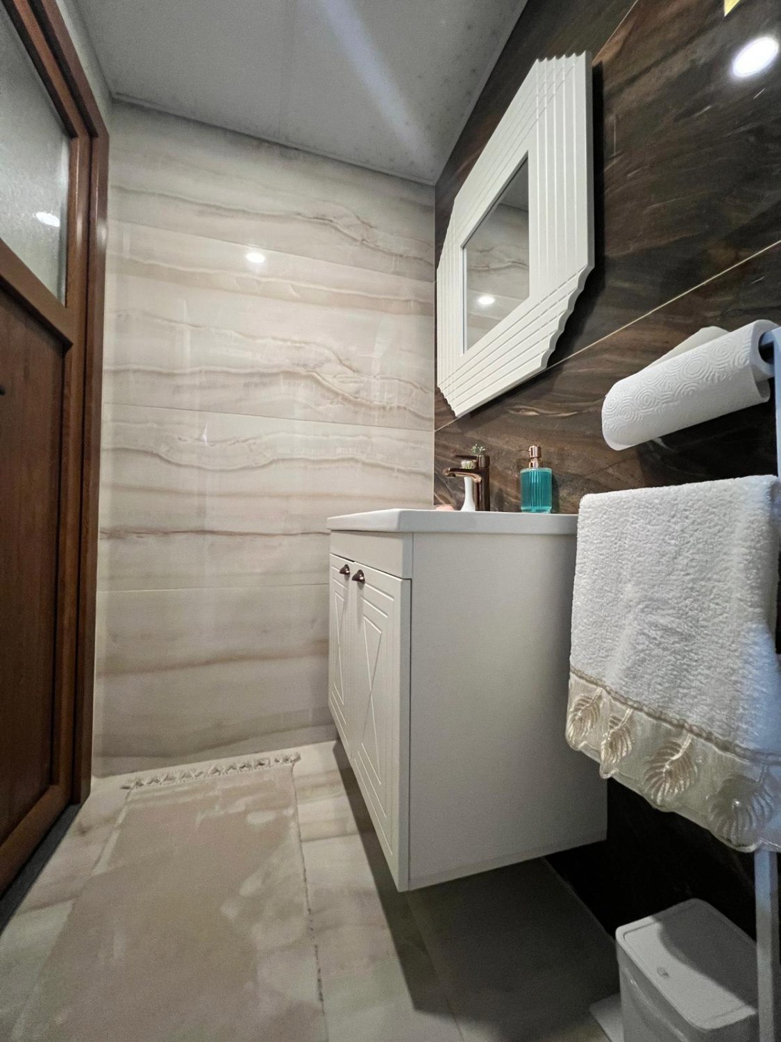 REMAX DOĞU ÇAYDA ÇIRA MAH.SİTE İÇİNDE MUHTEŞEM SATILIK 4+1 DAİRE