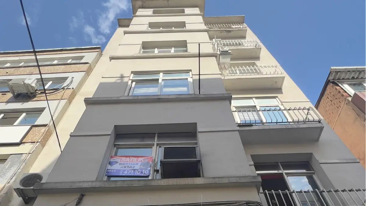 REMAX KAYA ŞİŞLİ HALASKARGAZİ CADDESİ 3+1 SATILIK DAİRE