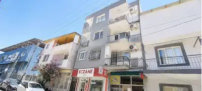 BAYRAKLI YAMANLAR’DA 3+1 | 3 BALKONLU | DOĞALGAZ KOMBILI | ÇIFT CEPHELI GENIŞ DAIRE