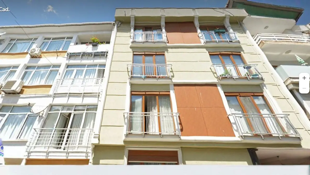SATILIK ÜSKÜDAR ÇİÇEKÇİ'DE DENİZ MANZARLI 255 M2 5+1 OTOPARKLI