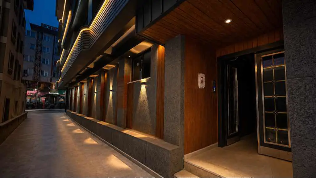 REMAX KAYADAN AVCILAR MERKEZDE 3+1 DAİRE 3