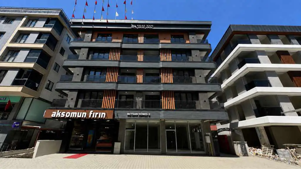 REMAX KAYADAN AVCILAR MERKEZDE 3+1 DAİRE