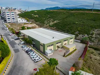 BUCA OSB BEGOS 4130 M² ARSA İÇINDE SATILIK FABRIKA - DEPO