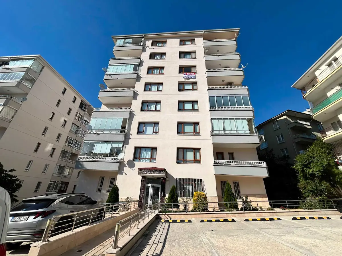 HARBİYE SEĞMEN SİTESİ'NDE *BOŞ* OTURUMA HAZIR 3+1 SATILIK DAİRE