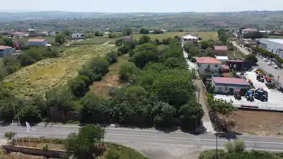 KARADENİZ MAH.CADDE ÜZERİ 926 M2 TİCARİ İMARLİ ARSA