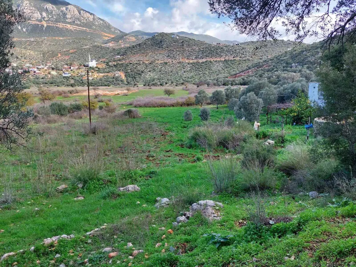 KAŞ BEZİRGAN’DA GELECEĞE DEĞER KATACAK MÜSTAKİL TARLA