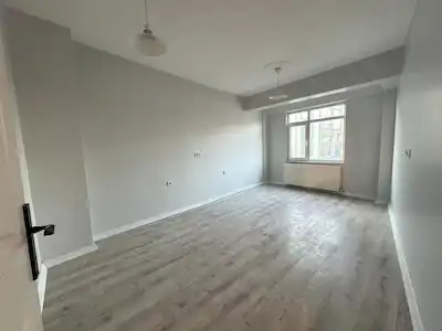 OSMANAĞA 'DA BOĞAYANI İŞYERİ&KONUTA 4+1 YENİLENMİŞ KİRALIK DAİRE