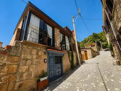 ÇANAKKALE ASSOS KAYALAR MÜSTAKİL SATILIK TAŞ EV