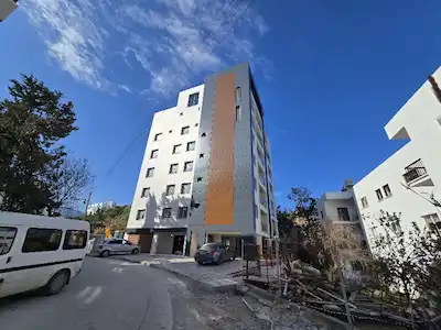 GIRNE MERKEZ’DE YÜKSEK STANDARTLARDA İNŞA EDILMIŞ 2+1 SATILIK DAIRE