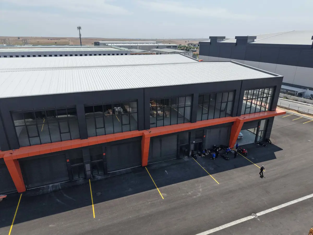 ÇORLU DEMİREKOSAN’DA 330 M² ASMA KATLI KİRALIK DÜKKAN