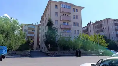 RE/MAX LACIVERT'TEN KAYAKYOLU'NDA SATILIK 3+1 DAIRE
