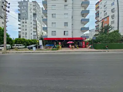 REMAX RİNA’DAN AKKENT’TE İŞLEK CADDE ÜZERİ KÖŞE BAŞI KİRACILI 200 M² DÜKKÂN