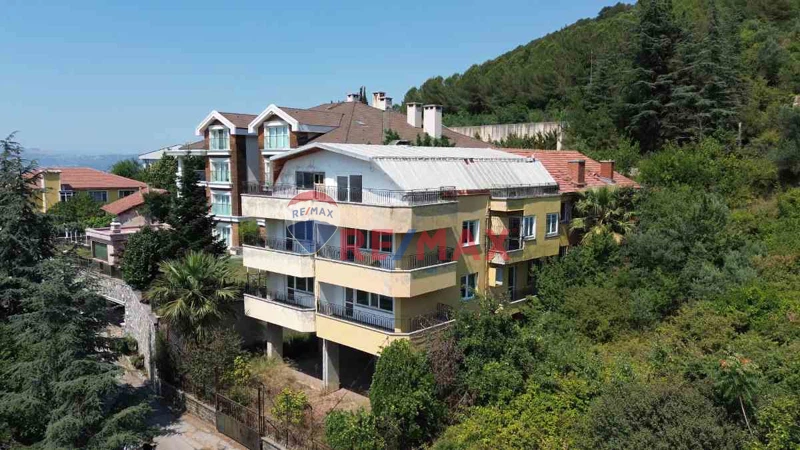 REMAX AREA DAN ULUDAĞ VE BURSA MANZARALI 4 KATLI KOMPLE BINA