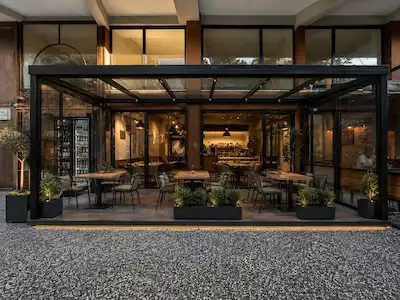 ACIBADEM CADDESİ ÜZERİNDE 90 M² VE 6 BÖLÜMLÜ SATILIK DÜKKAN