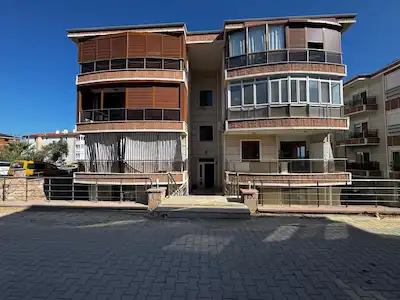 AYVALIK ALİ ÇETİNKAYA’DA 1+1 KİRALIK DAİRE