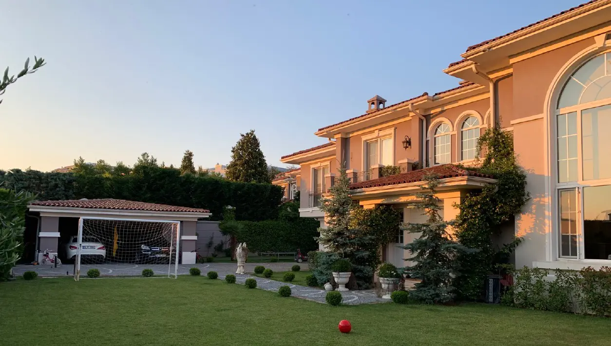 ALKENT 2000 ÇAMLICA'DA İYI KONUMLU SOPHISTICA TIPI VILLA SATILIK