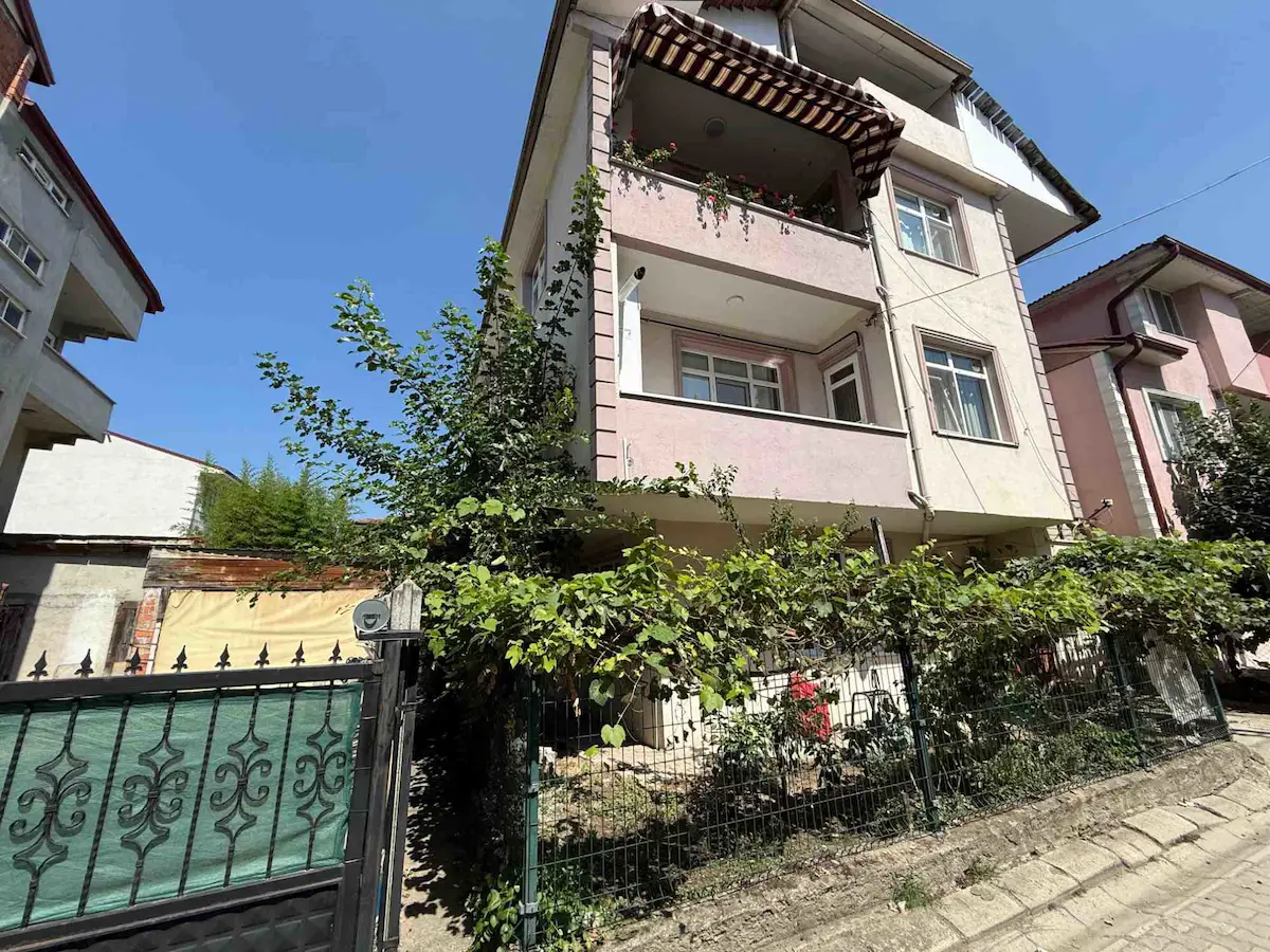 REMAX DESIGN TEPEKUMDA KİRALIK 2+1 DAİRE