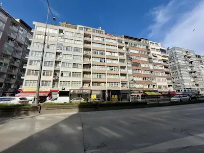 KIBRIS CADDESI’NDE SATILIK 3 + 1