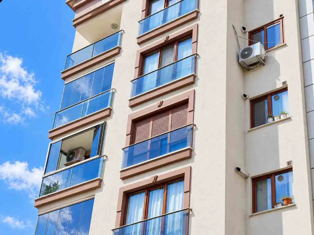 ATAŞEHİR’DE SİTE İÇİNDE DOĞU-GÜNEY CEPHELİ 2+1 | 5. KAT | BALKONLU | BOŞ
