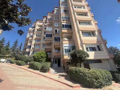 MAVİ MANZARA SİTESİ’NDE 3+1 | 145 M² BRÜT | 7. KAT | BALKONLU | KREDİYE UYGUN