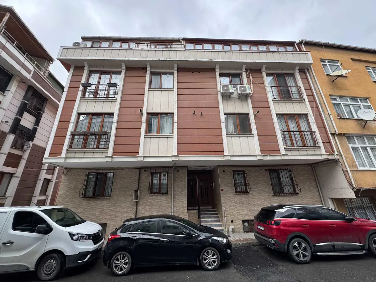 ALİBEYKÖY ÇIRÇIR 90M² 1+1 KAPALI AYRI ANKASTRE MUTFAK MÜSTAKİL BAHÇELİ BAHÇE KATI DAİRE