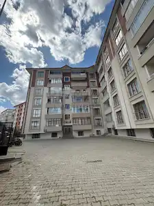 RE/MAX LACİVERT'TEN YILDIZKENT'TE SATILIK 4+1 DAİRE
