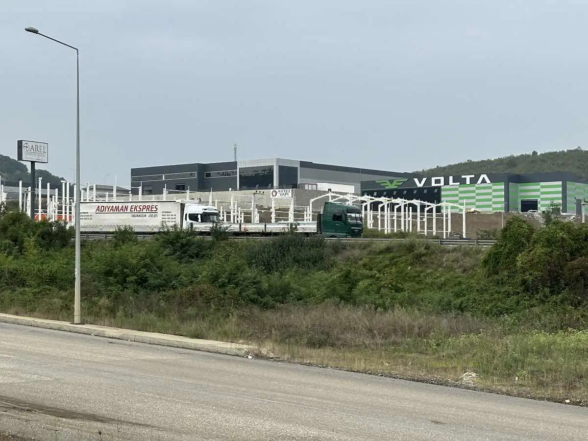REMAX DIA'DAN GÜMÜŞOVA ORGANİZE SANAYİ KOÇTAŞ YANI 6932 M² TARLA