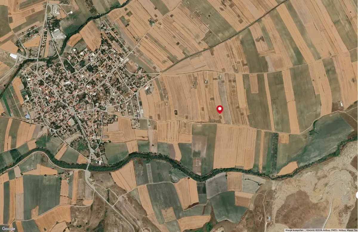 TEKİRDAĞ ERGENE MİSİNLİ'DE 3 KAT İMARLI KÖYE CEPHE SATILIK ARSA 