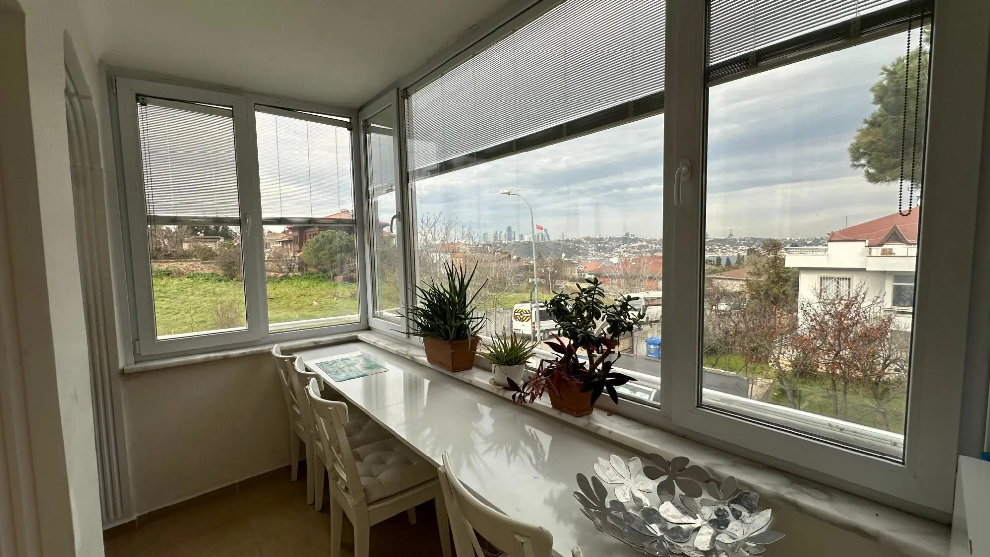 REMAX ANI ’DAN BEYLERBEYİ ’NDE BOĞAZ MANZARALI EŞYALI KİRALIK 3+1 DAİRE