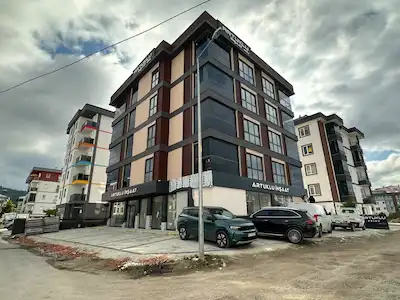 CUMHURİYET'TE FİNAL OKULLARI ARKASI SIFIR 2+1 SEÇENEKLERİ