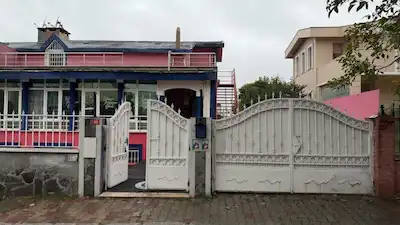 BÜYÜKÇEKMECE CUMHURİYET’TE MERKEZİ KONUMDA 411 M2 MÜSTAKİL VİLLA