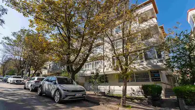 ŞÖLEN SOKAKTA SESSİZ SAKİN 1. KAT 3+1 DAİRE