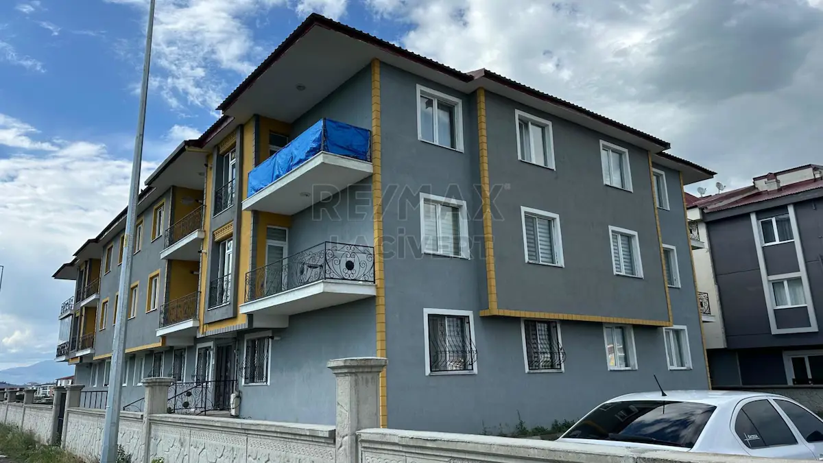 RE/MAX LACIVERT'TEN DADAŞKENT'TE EŞYALI KIRACILI SATILIK 2+1 DAIRE 