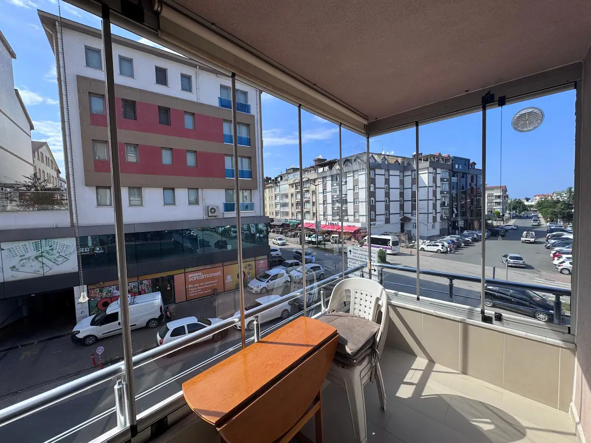 AKYAZI MERKEZDE | İŞ YERİ & OFİSE ÇOK UYGUN | KİRALIK FERAH 3+1