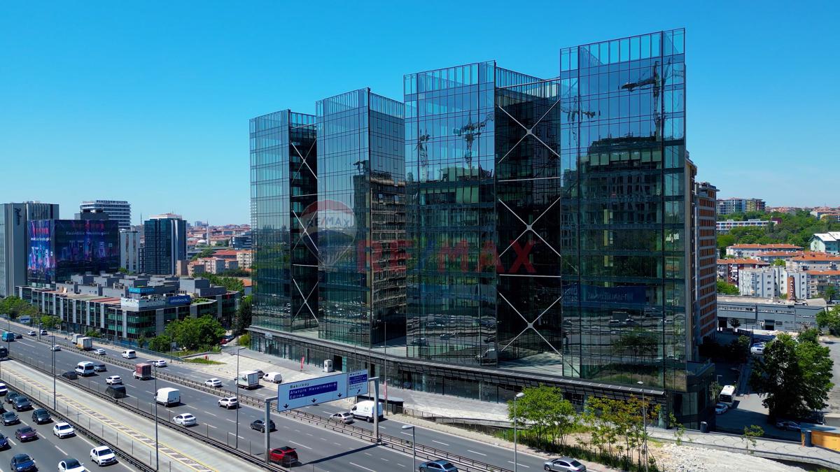 THE ISTANBUL MERTER PROJESİNDE 1050 M2 KİRALIK PLAZA KATI