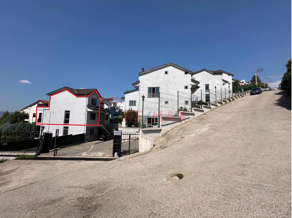 BAŞİSKELE DAMLAR LAVANTA SİTESİNDE SATILIK 4+1 ÇATI DUBLEKSİ