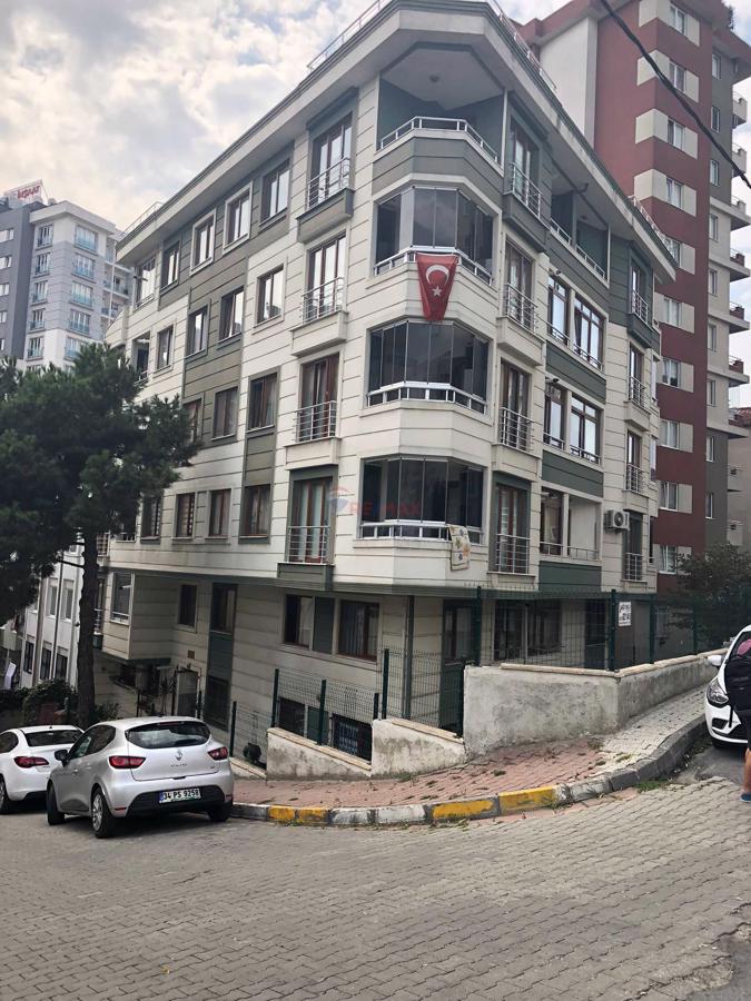 ATAŞEHİR ÜNALAN EMAAR'A,FİNANS MERKEZİNE YAKIN GENÇ BİNADA 2+1