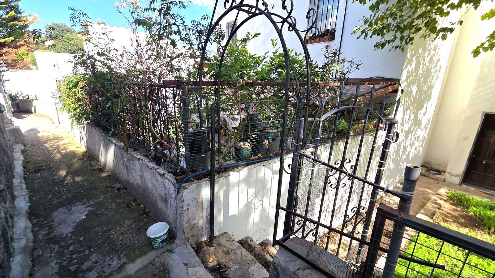 DENİZE YAKIN, BAHÇELİ SATILIK VİLLA BODRUM GÜNDOĞAN 