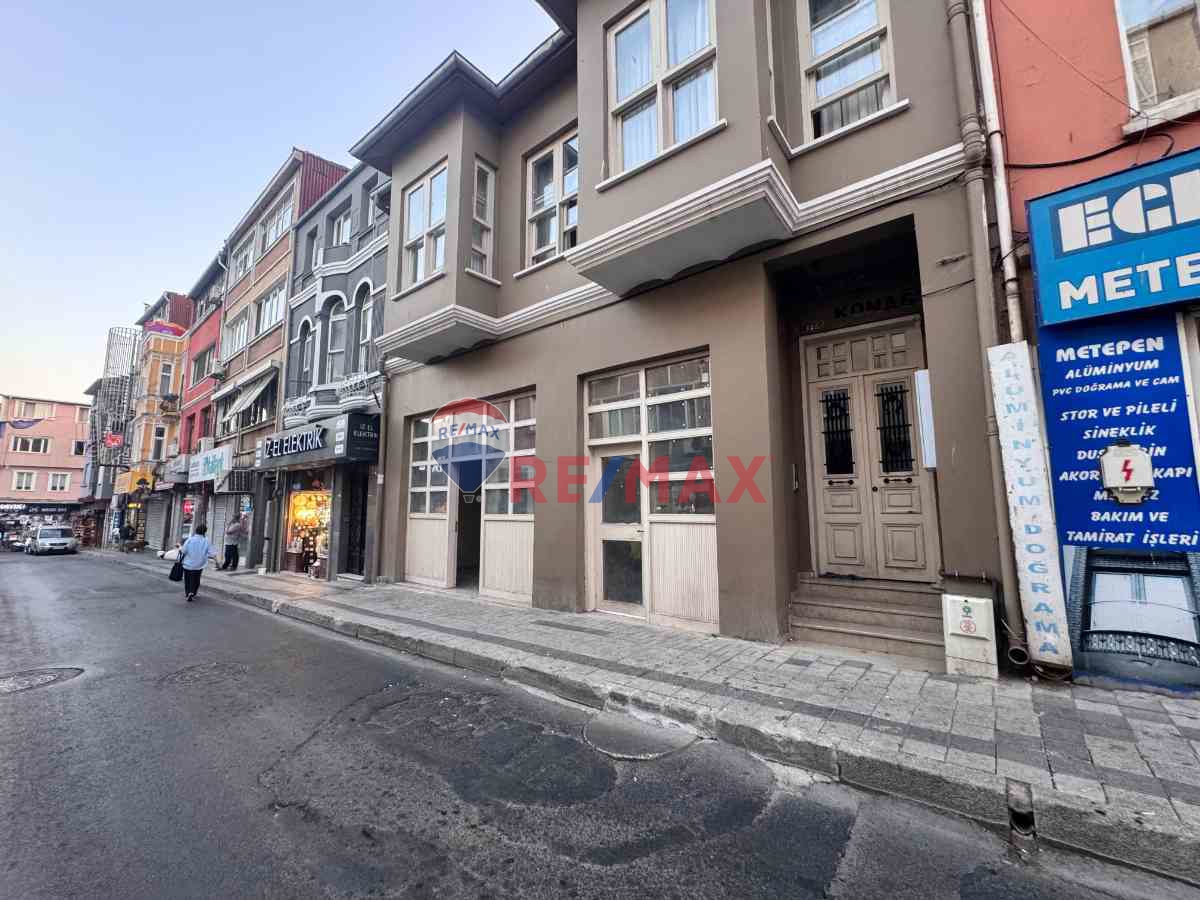 SARIYER MERKEZDE CADDE ÜZERİ, BAHÇELİ, DEPOLU KİRALIK İŞYERİ