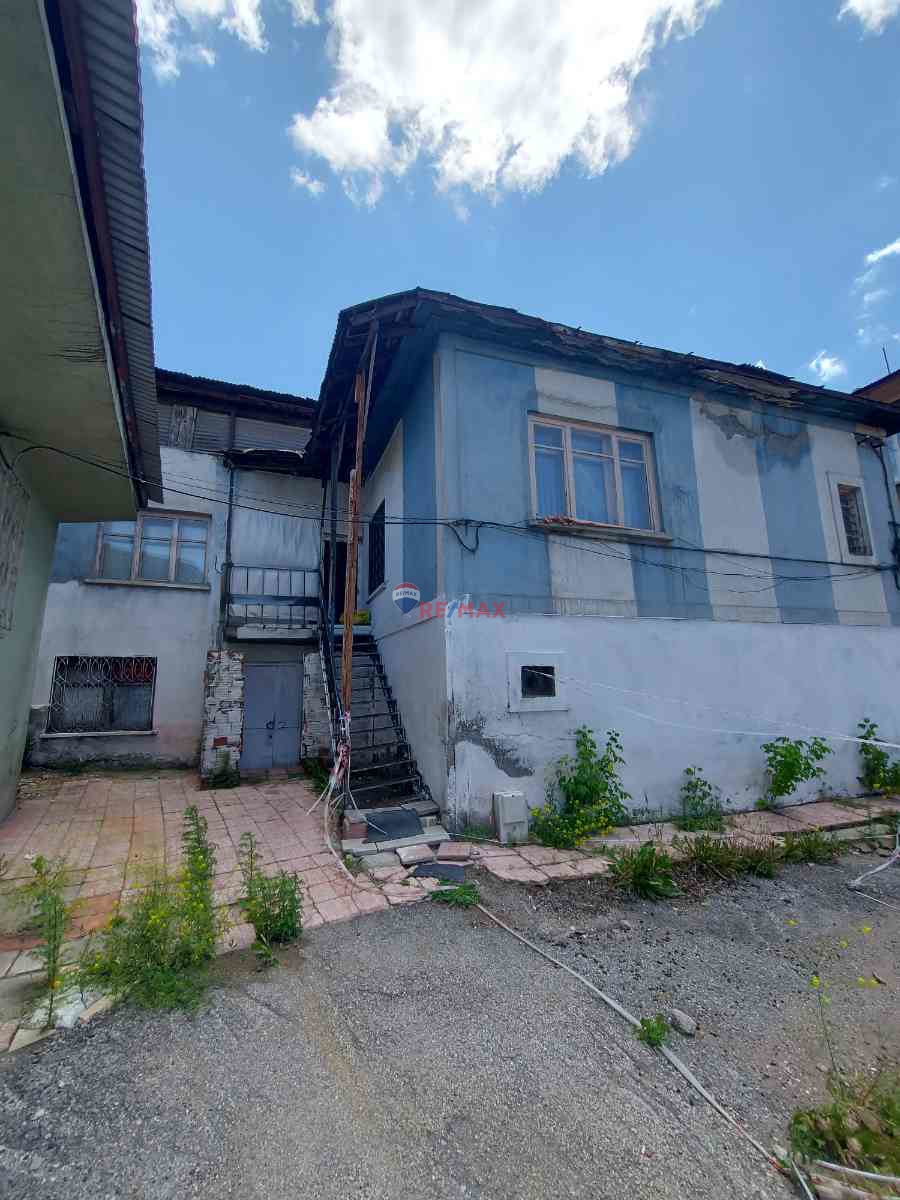 REMAX İLKE'DEN ŞEHİR MERKEZİNDE 3+1 MÜSTAKİL DAİRE