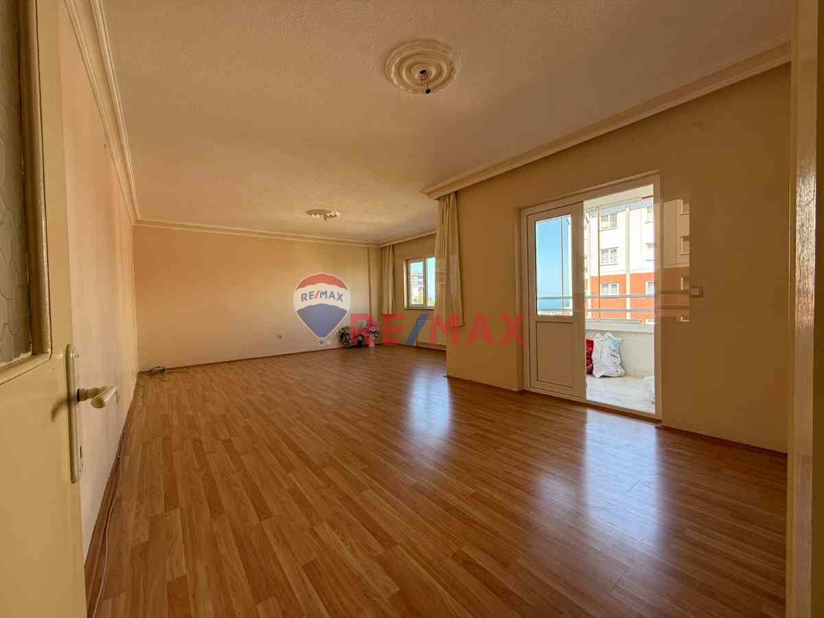 KAMALI TOKİ'DE DENİZ MANZARALI, ÇOK KULLANIŞLI, BAKIMLI 3+1 !