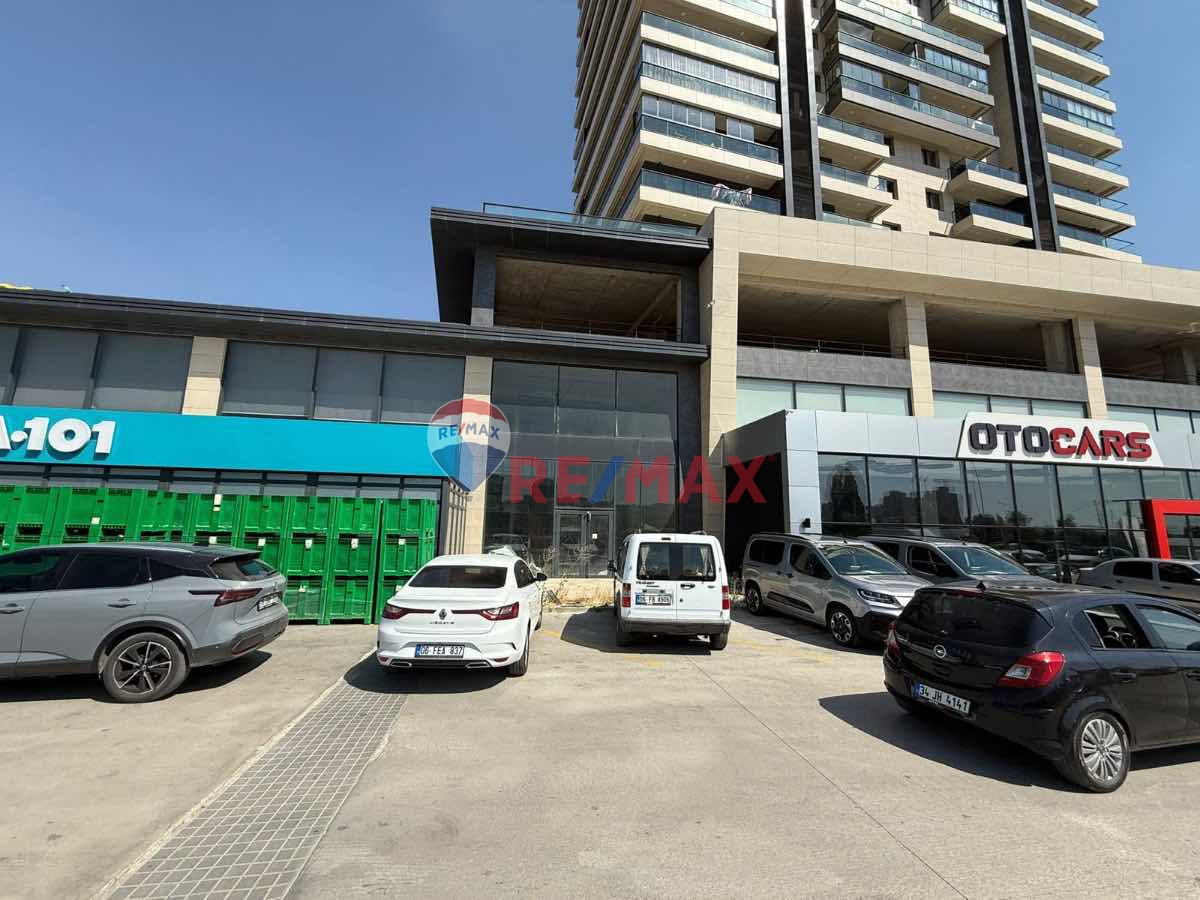 ANADOLU BULVARI MİRAÇ KULE'DE SON KALAN KİRALIK DÜKKAN