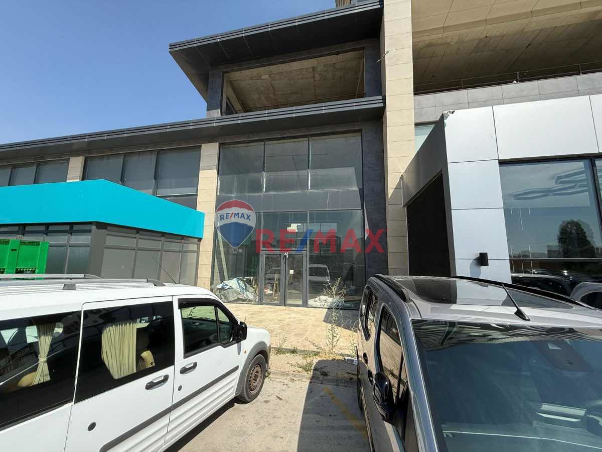 ANADOLU BULVARI MİRAÇ KULE'DE SON KALAN KİRALIK DÜKKAN