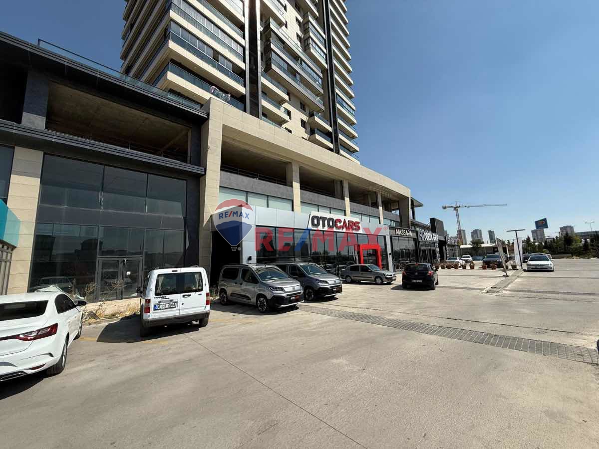 ANADOLU BULVARI MİRAÇ KULE'DE SON KALAN KİRALIK DÜKKAN