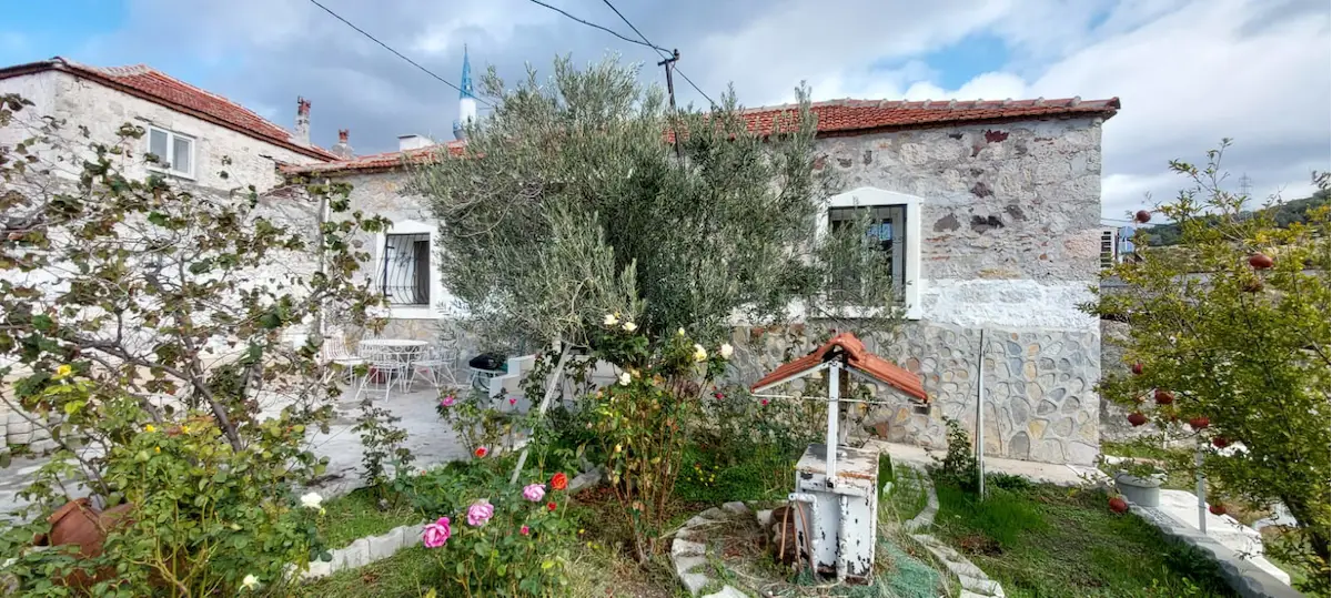AŞAĞI ŞAKRAN'DA SATILIK 2,5+1! 415 M² MÜSTAKİL EV ! DOĞA İLE BAŞ BAŞA