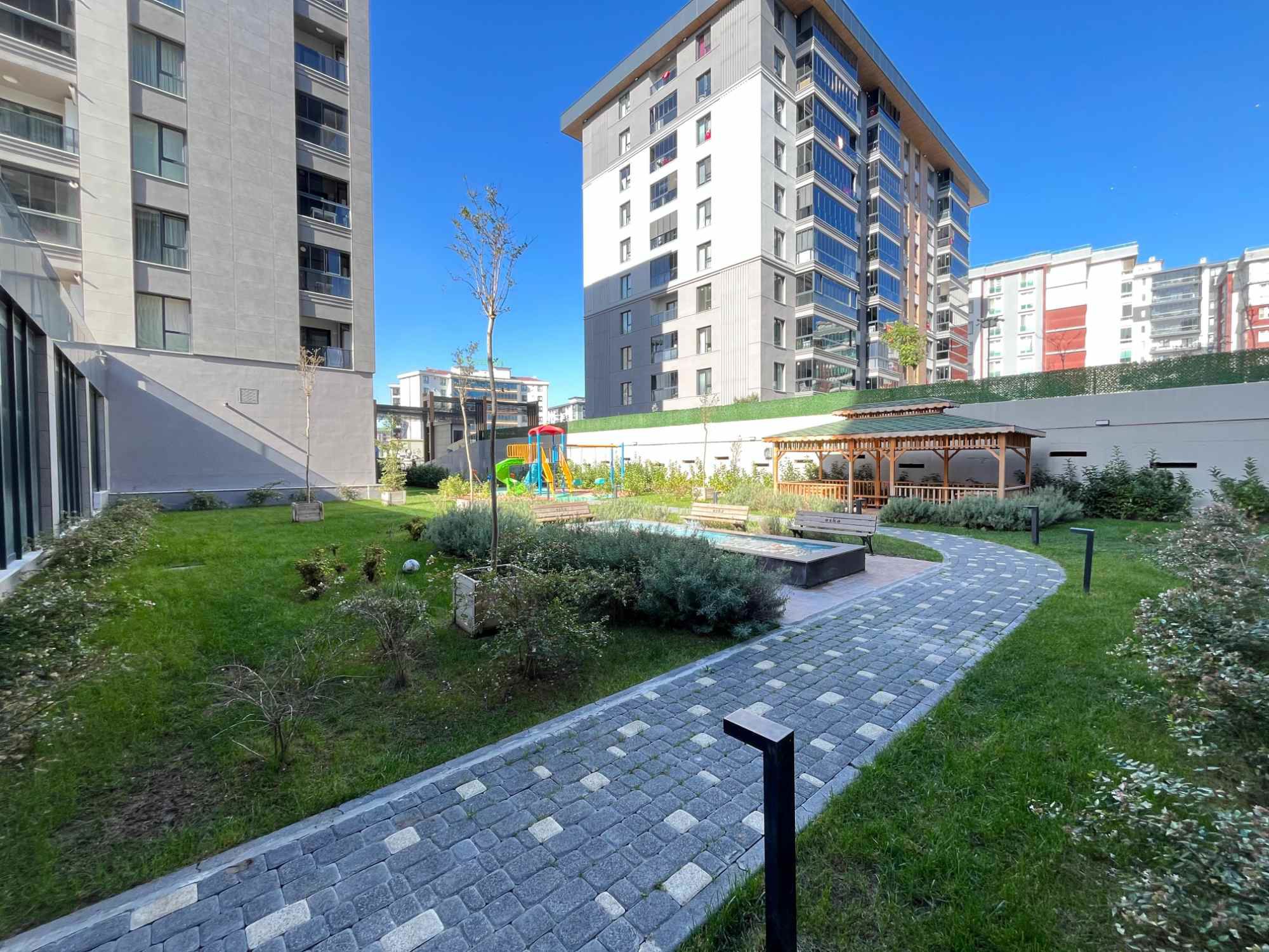 G.M.K.P MAH. ESKA PREMİUMDA ARA KAT KİRALIK 2+1