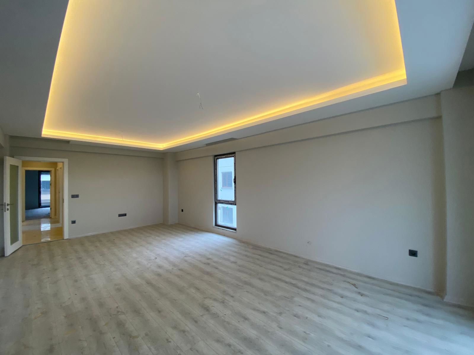 REMAX BEYAZ ÖZLÜCE MERKEZDE SİTE İÇİ 3+1 SATILIK DAİRE