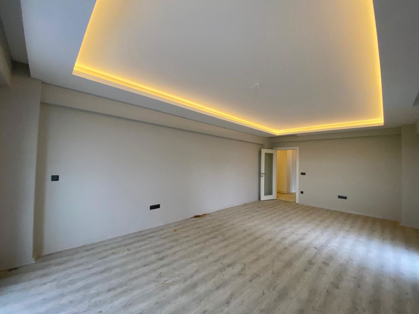 REMAX BEYAZ ÖZLÜCE MERKEZDE SİTE İÇİ 3+1 SATILIK DAİRE