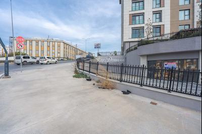 REMAX GELİŞİMDEN ALYA DREAM SİTESİNDE EN GÜZEL CEPHELİ KİRALIK DÜKKAN